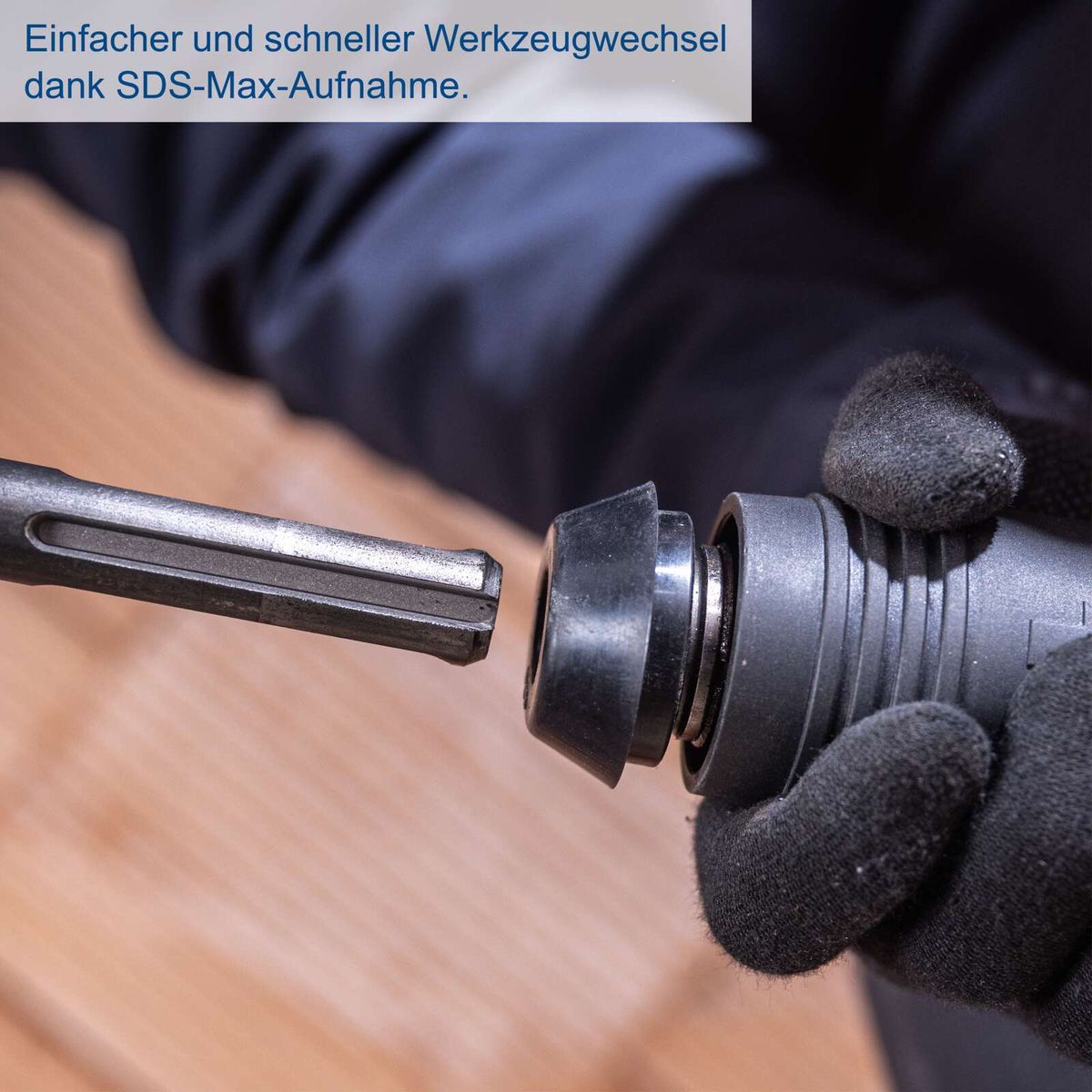 Schneller Werkzeugwechsel dank SDS-Max-Aufnahme auf Akku-Bruchhammer