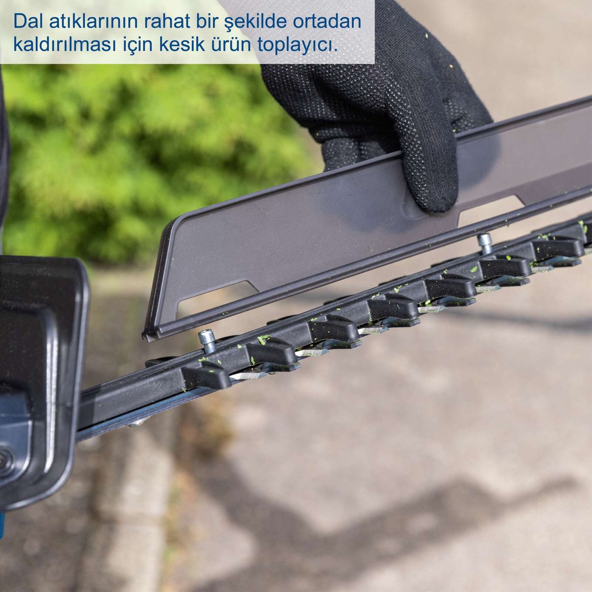 Dal atiklarin rahat bir sekilde ortadan kaldirilmas iin kesik urun toplayici. Die Heckenschere verfügt über einen Sammelbehälter für geschnittene Äste, der ein bequemes Entfernen der Äste ermöglicht.