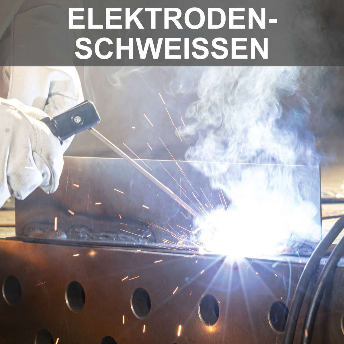 Elektrodenschweißen mit dem Multischweißgerät WSE4000 von Scheppach. Unterstützt MIG, MMA und TIG Schweißverfahren bei 230V und 120A. Inklusive 2 Schweißdüsen.