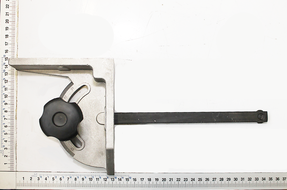 Querschneidlehre von Scheppach, gezeigt von vorne auf weißem Hintergrund.