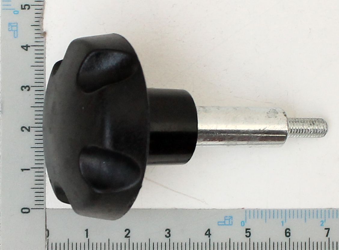 Sterngriffschraube M5 x 13 / Ø10 x 26 von Scheppach. Der Griff ist von oben zu sehen.