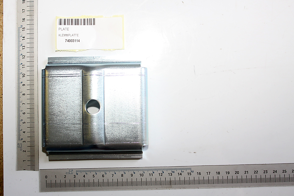 Klemmplatte von Scheppach, Artikelnummer 74003114. Gezeigt von vorne.