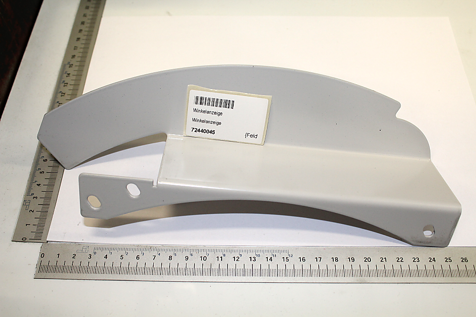 Winkelanzeige 2x136x257 von Scheppach, gezeigt von der Seite mit einem Lineal zur Größenveranschaulichung.