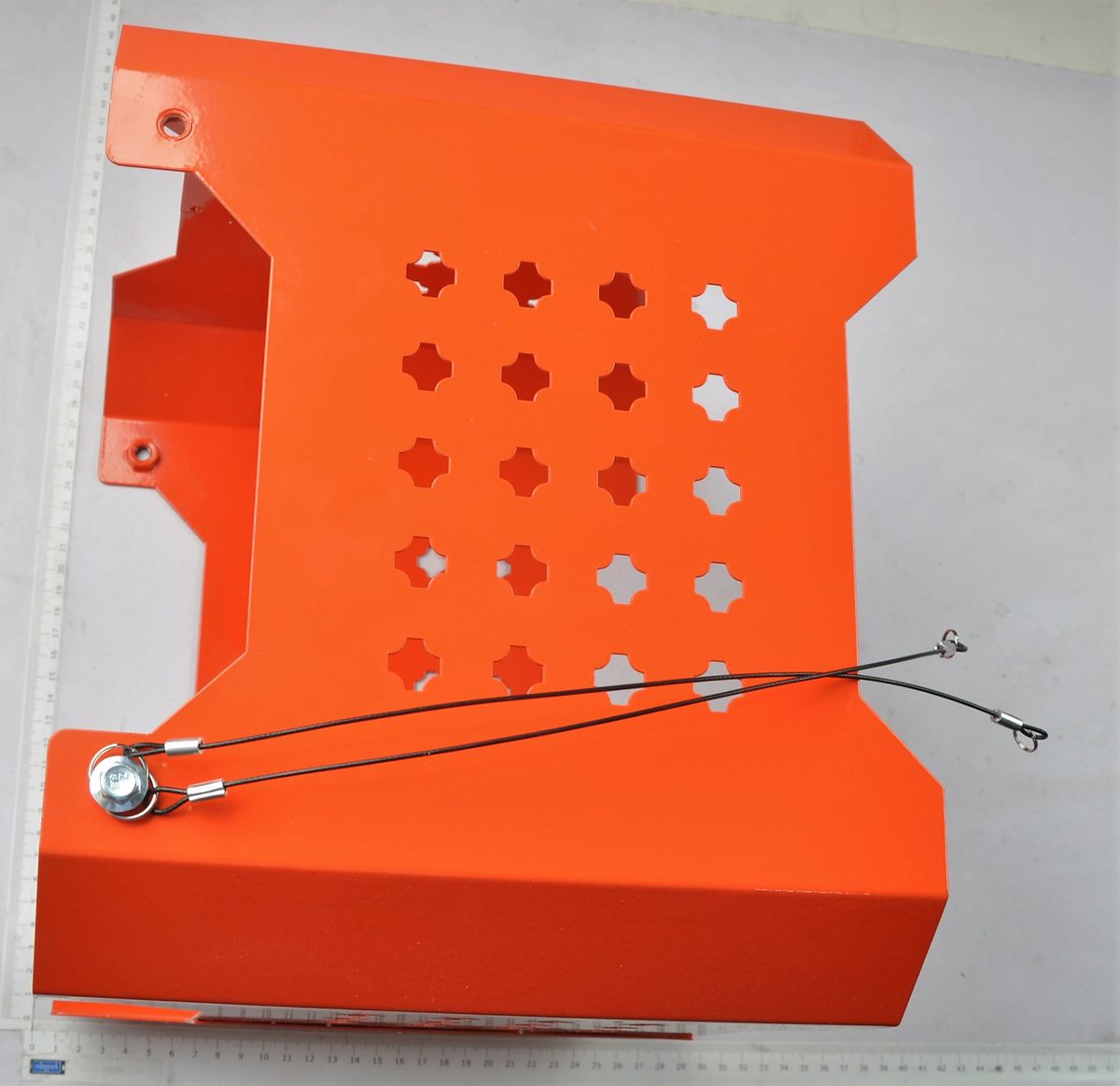 Scheppach-Motorschutzabdeckung mit perforiertem Deckel und Halterung für Kabelmanagement