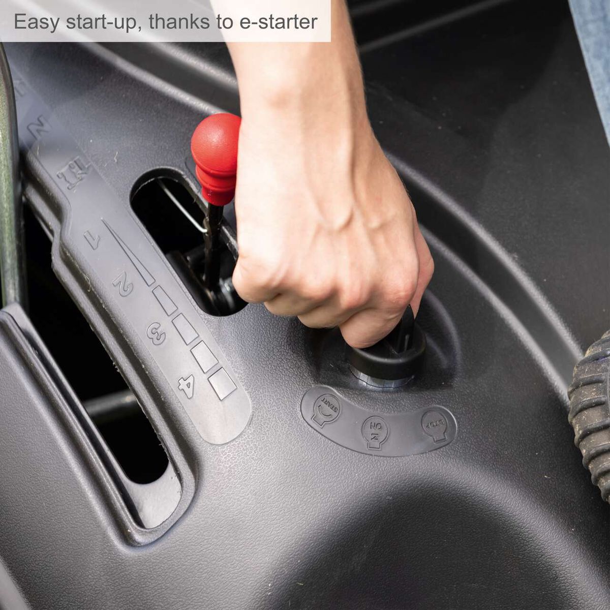 The product features an e-starter for easy start-up. The gear knob allows selection of gears 1 to 4 and setting to forward (V) and reverse (R).