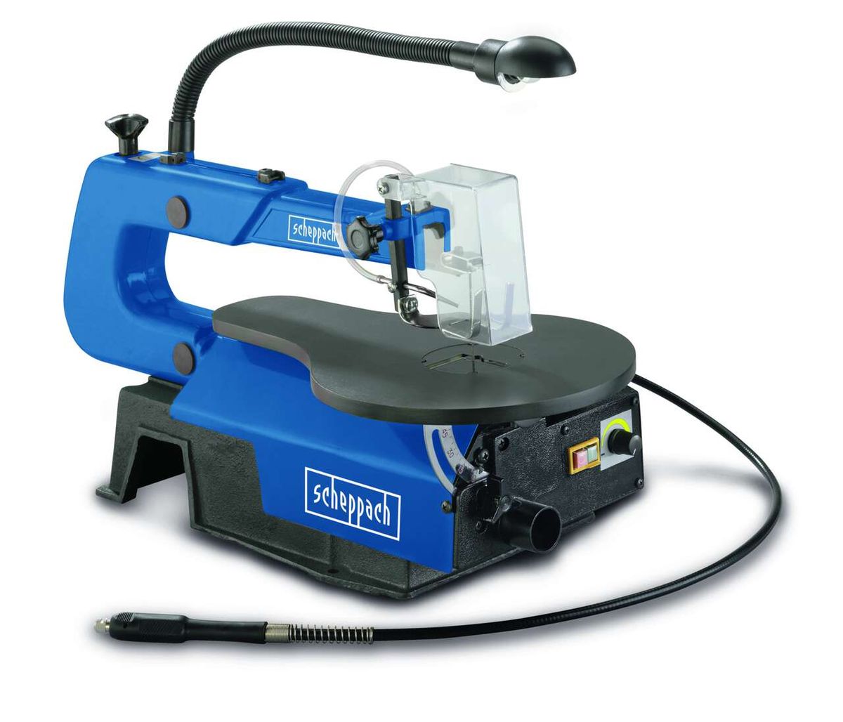 Dekupiersäge DECO-FLEX von Scheppach, seitliche Ansicht. Die Dekupiersäge ist blau und weiß. Sie hat einen transparenten Schutz und einen schwarzen Fuß. Die Dekupiersäge hat einen schwarzen Schlauch und einen schwarzen Griff.