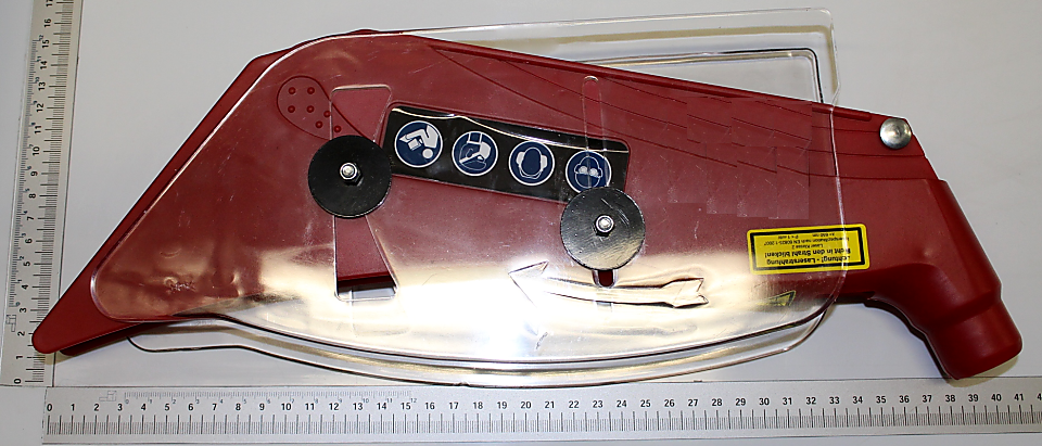 Sägeblattschutz kpl. von Scheppach, gezeigt von vorne mit Skala zur Größenveranschaulichung.