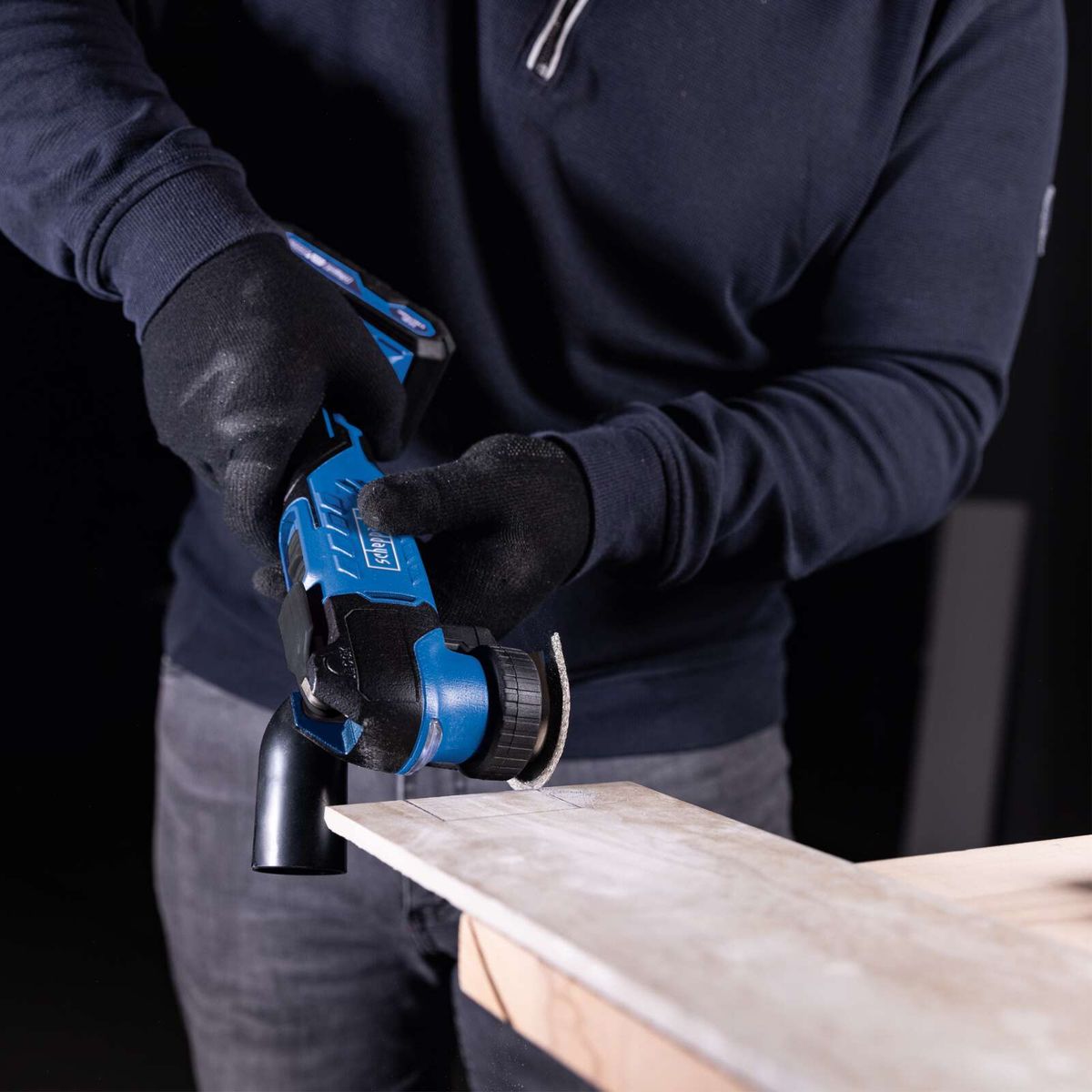 Handwerkliches Werkzeug mit Scheppach-Motor für präzise Bearbeitung