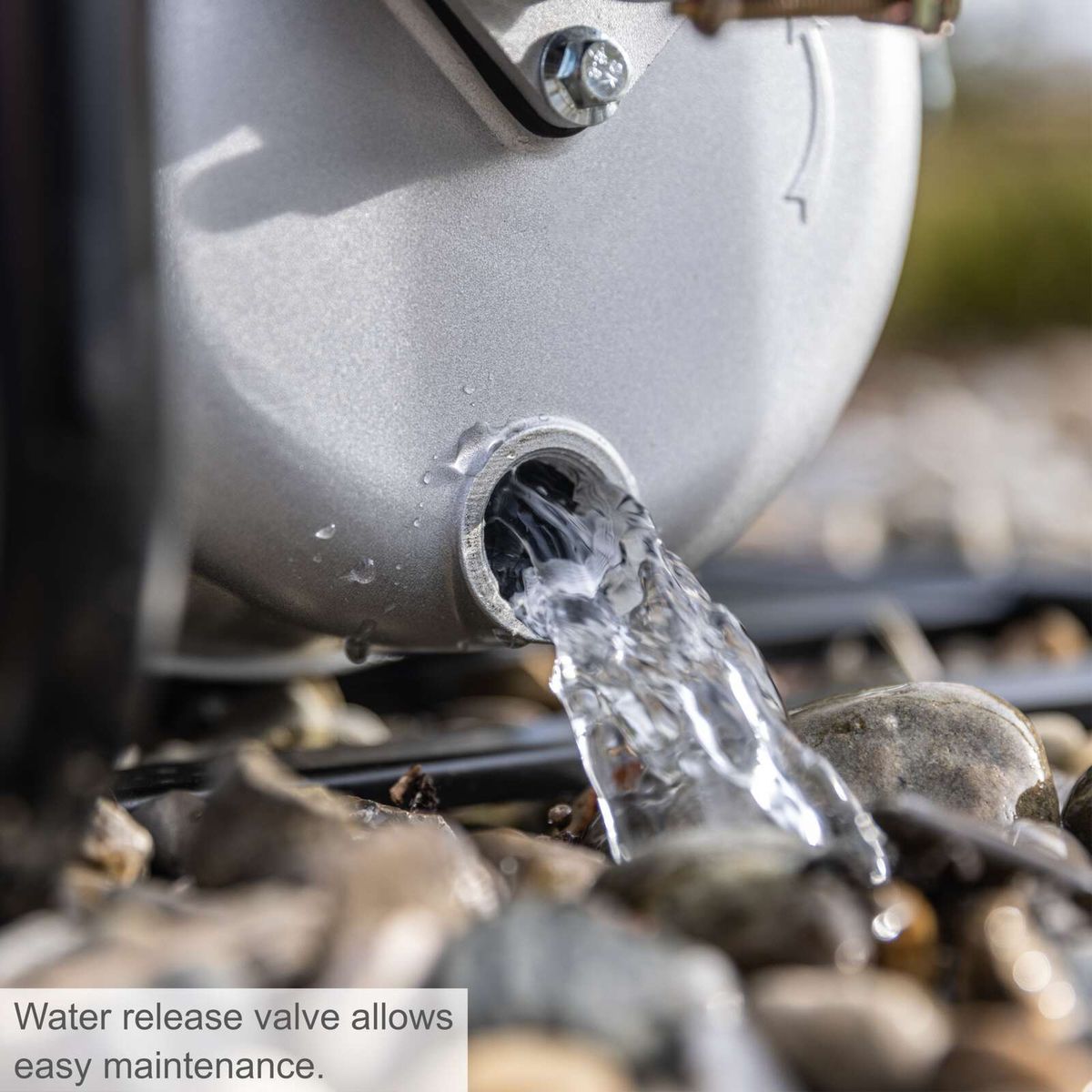 The water release valve allows easy maintenance.