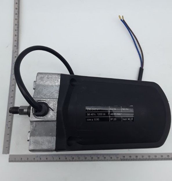 Elektromotor 230-240V/50Hz 4800rpm P1 1200W, Ansicht von der Seite mit Maßstab.