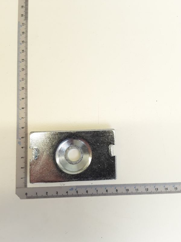 Scheppach-Druckplatte-Bohrung mit integriertem Halter für Werkzeug