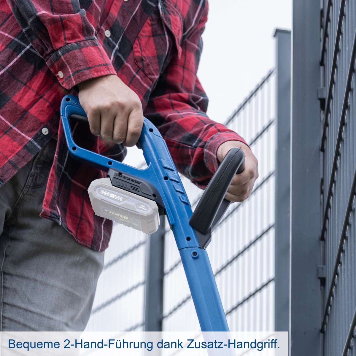 Ergonomische 2-Hand-Führung mit Zusatz-Handgriff für präzises Halten des Scheppach-Trimmers