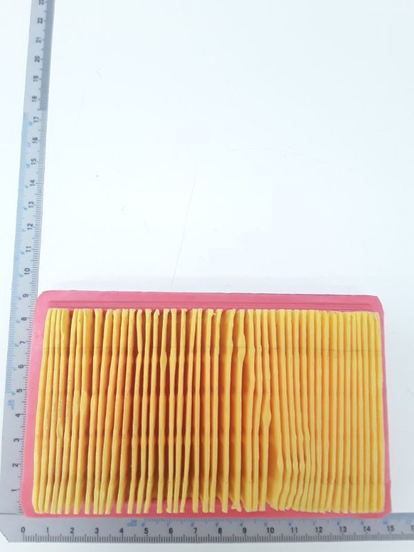 Luftfiltereinsatz von Scheppach, von der Seite fotografiert.