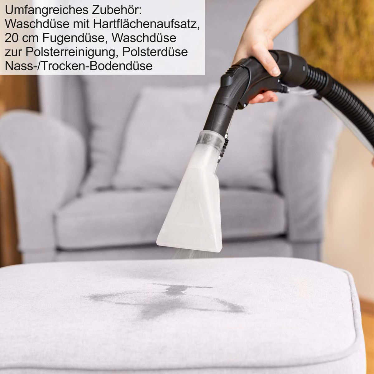 Der Sprüh- und Waschsauger CUC20-BE von Scheppach Black verfügt über umfangreiches Zubehör: Waschdüse mit Hartflächenaufsatz, 20 cm Fugendüse, Waschdüse zur Polsterreinigung und Nass-/Trockensaugerdüse.