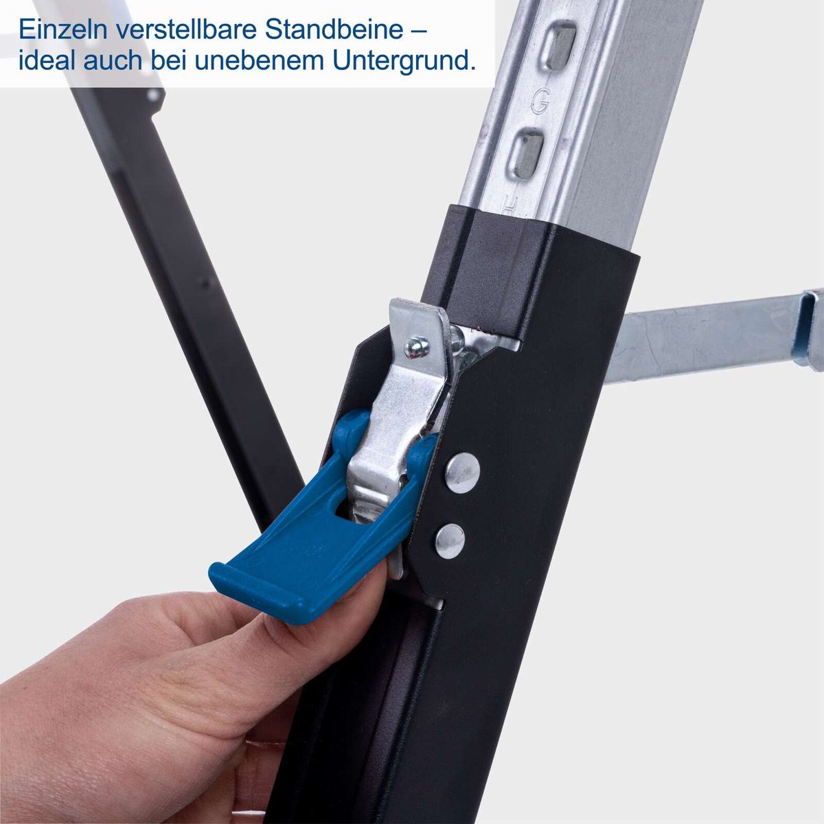 Einzelne Standbeine sind separat verstellbar – ideal auch bei unebenem Untergrund.