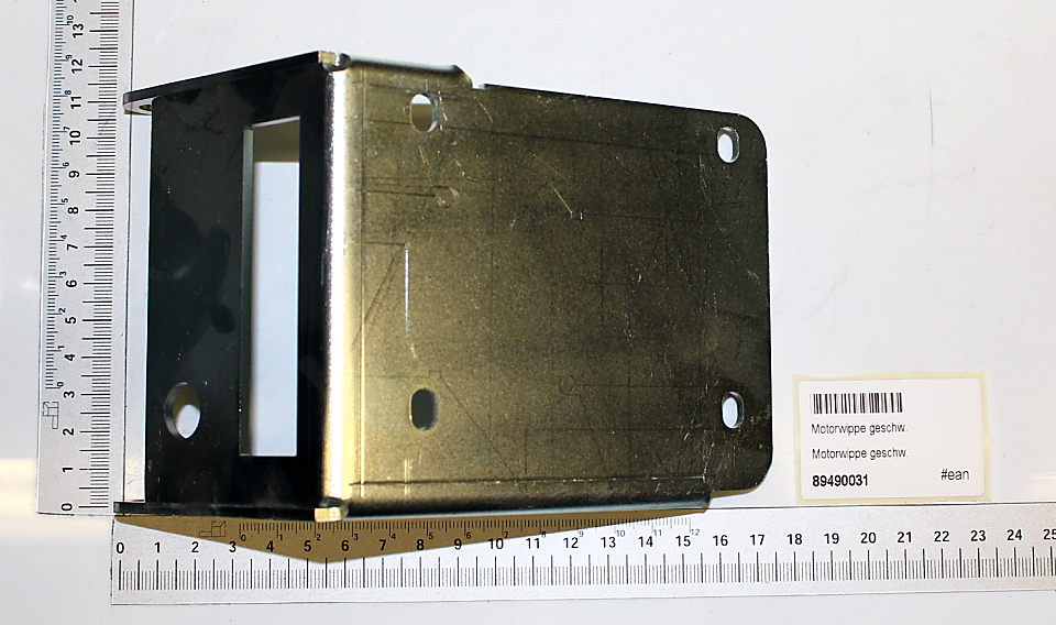 Motorwippe geschw. 3x155x263 von Scheppach. Gezeigt von der Seite mit einem Lineal zur Größenbestimmung.