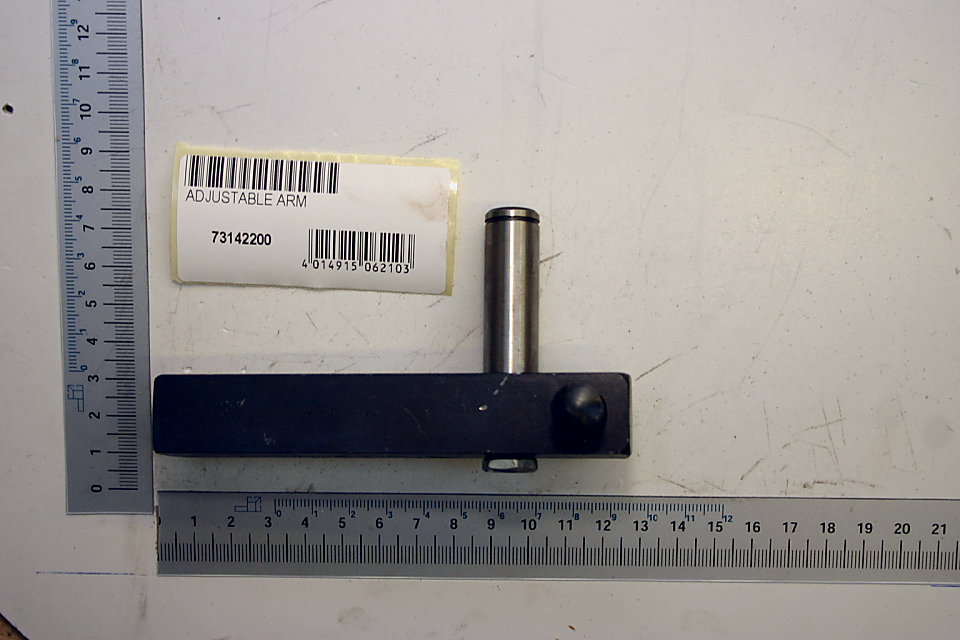 Verstellarm von Scheppach, Artikelnummer 73142200. Gezeigt von der Seite.