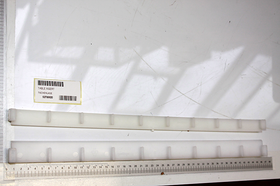 Tischeinlage von Scheppach, intern als 52700020 geführt, von der Seite gezeigt.