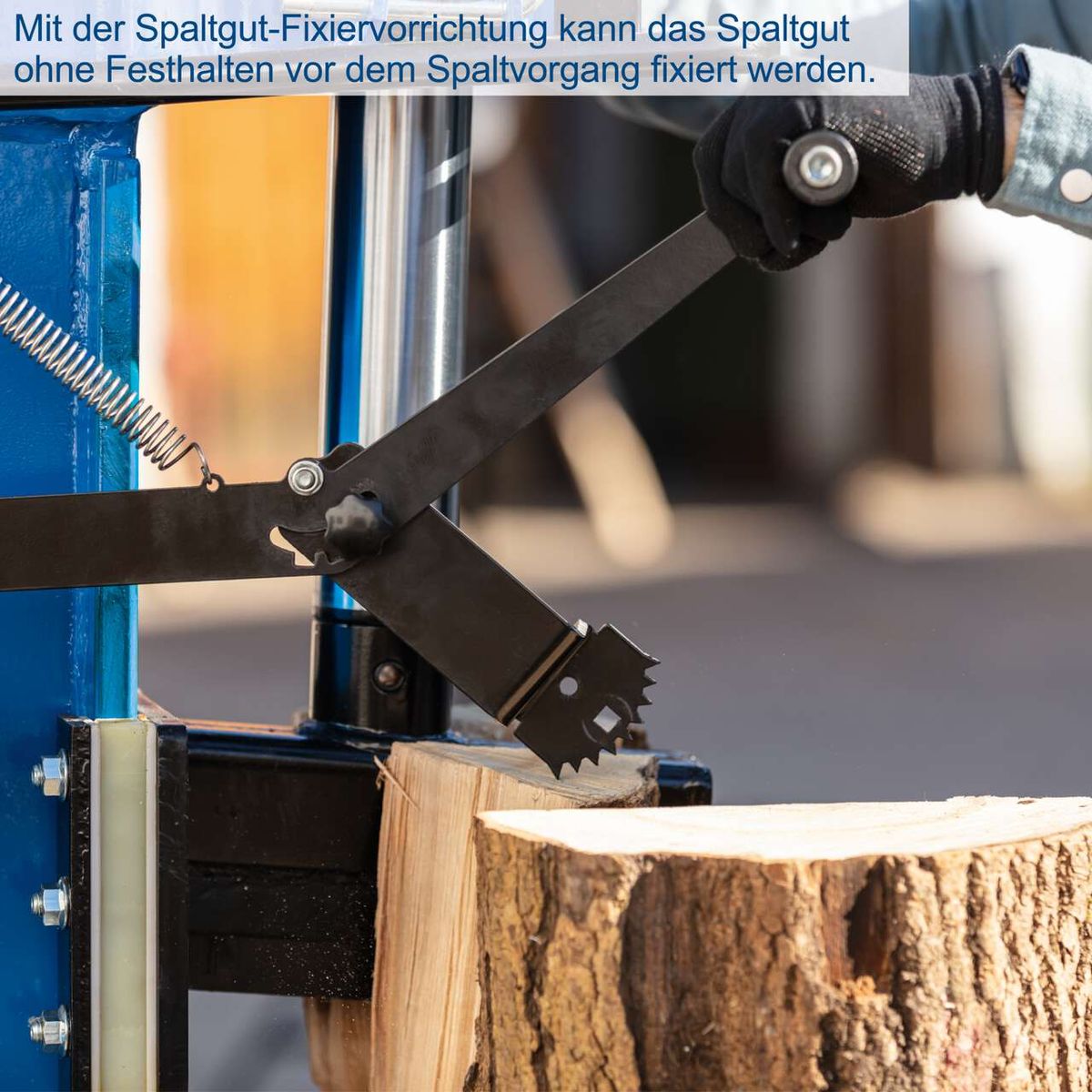 Mit der Spaltgut-Fixiervorrichtung kann das Spaltgut ohne Festhalten vor dem Spaltvorgang fixiert werden.