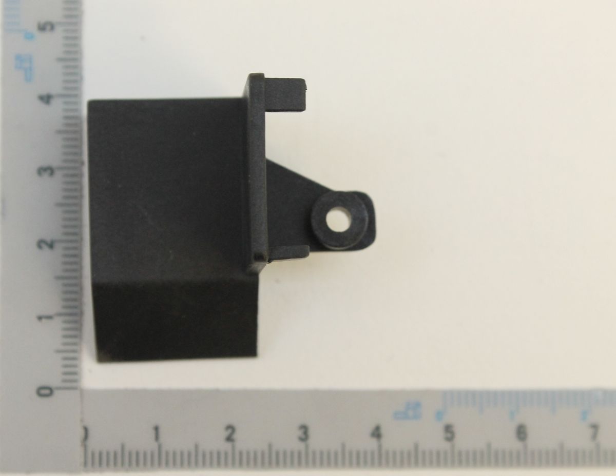 Ein schwarzer Abstreifer vorne von Scheppach, gezeigt von der Seite.