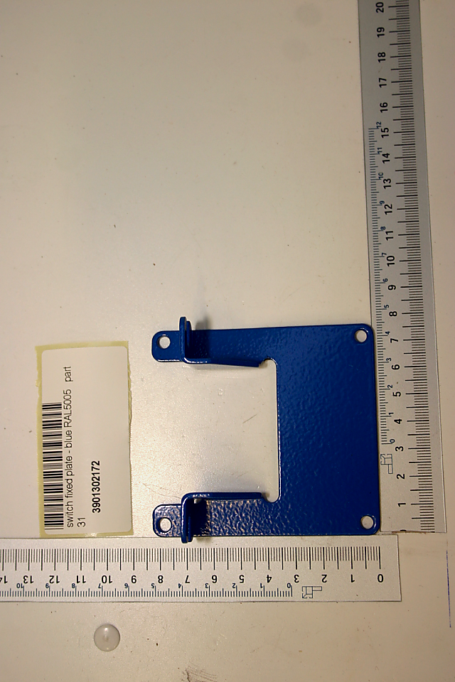 Fixierplatte für Schalter mit integriertem Haltearm, Teil 31