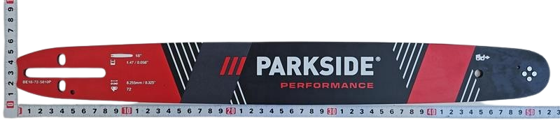 Ein Lineal mit Zentimeter- und Millimeterangaben. Die Marke 'PARKSIDE' und der Schriftzug 'PERFORMANCE' sind deutlich sichtbar.