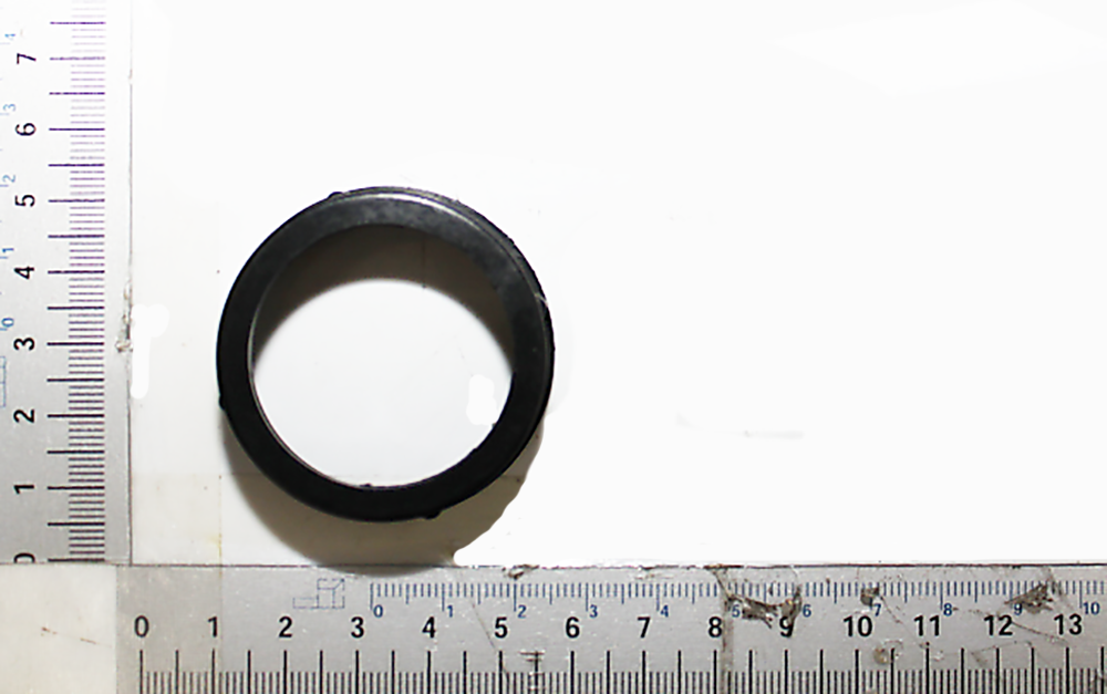 Eine Überwurfmutter mit der Artikelnummer 3901309086_Skala, von vorne fotografiert.