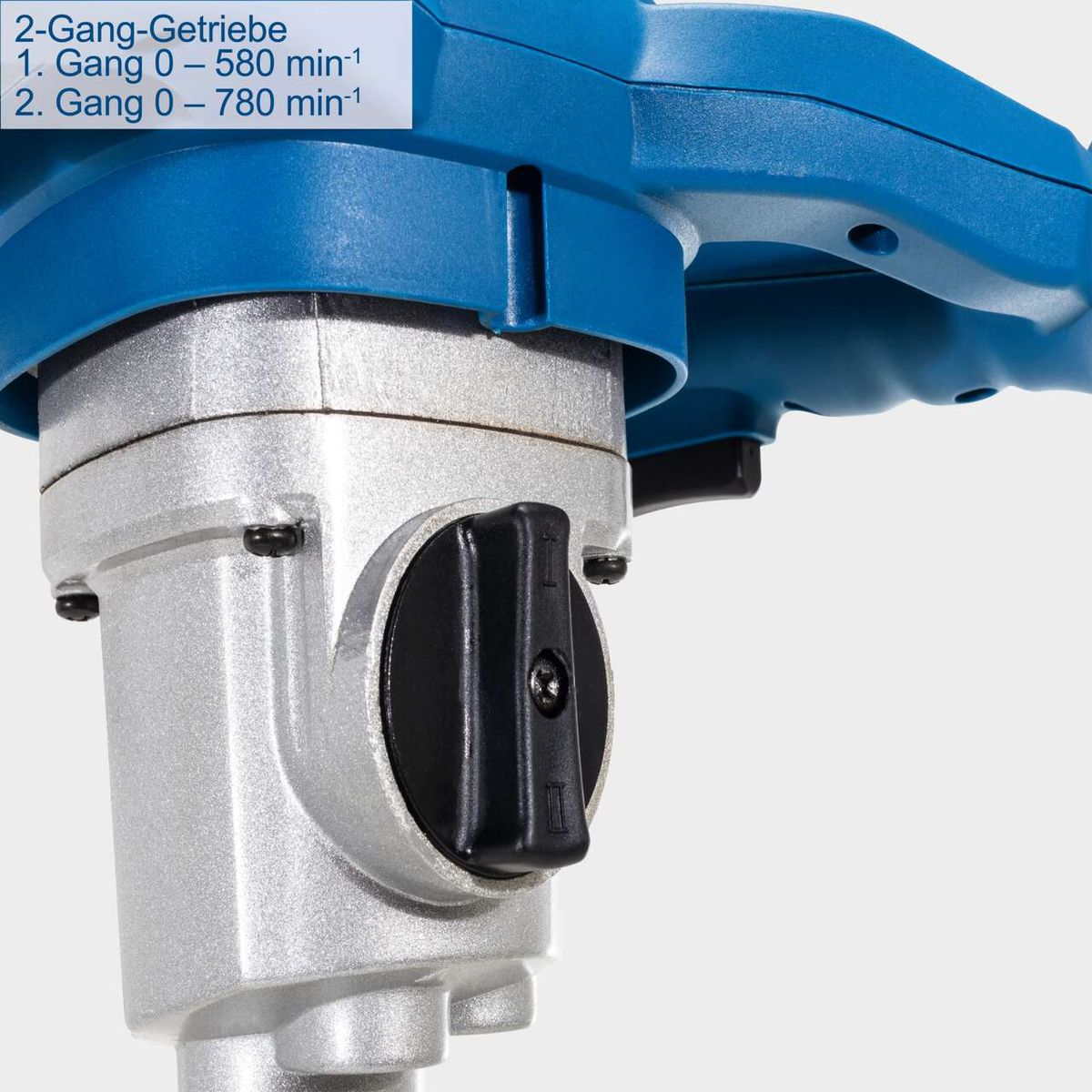 Das Handrührgerät PM1600 von Scheppach verfügt über ein 2-Gang-Getriebe mit Geschwindigkeiten von 0 – 580 min⁻¹ im ersten Gang und 0 – 780 min⁻¹ im zweiten Gang.