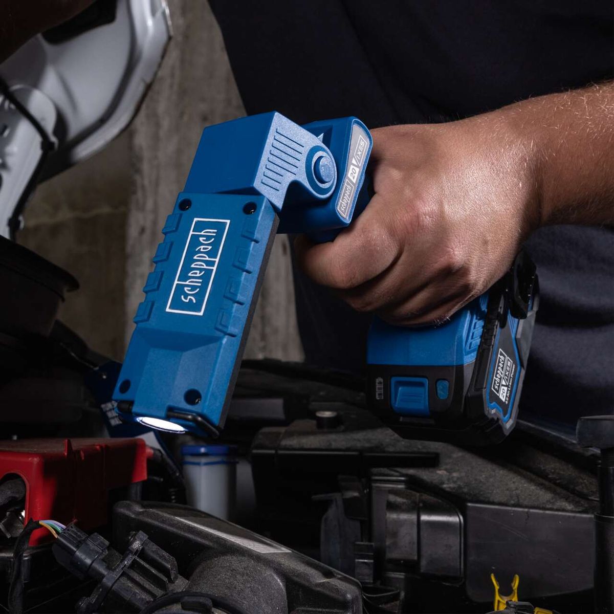 Scheppach-Arbeitsleuchte mit integriertem Lichtfokus für präzise Beleuchtung im Werkzeugset