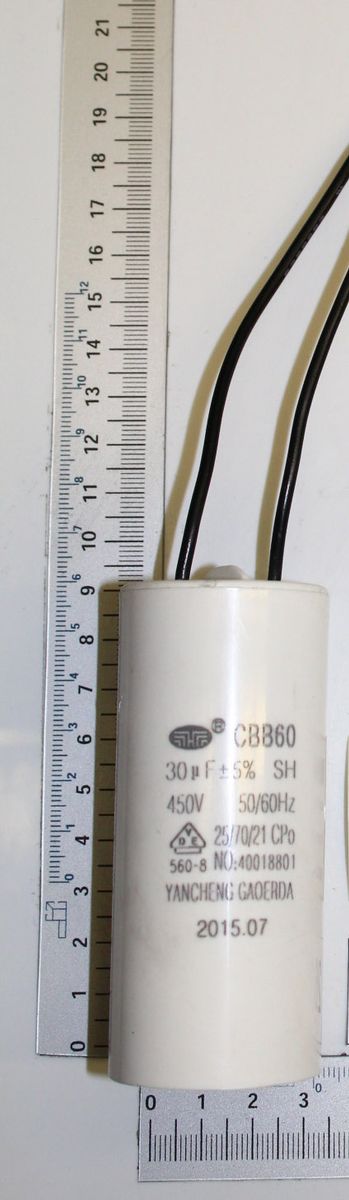 Scheppach-Kondensator CBB60 mit 30 µF Kapazität, 450V Spannung, Kabelanschluss und Markierung 2015.7