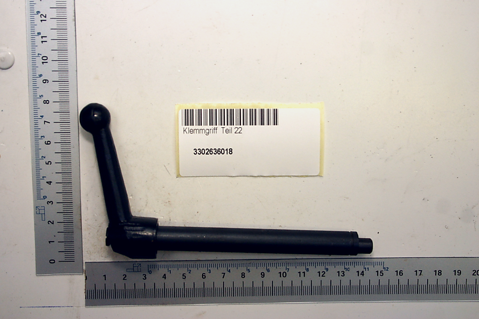 Klemmgriff-Teil (Teilnummer 22) mit Beschriftung und Barcode