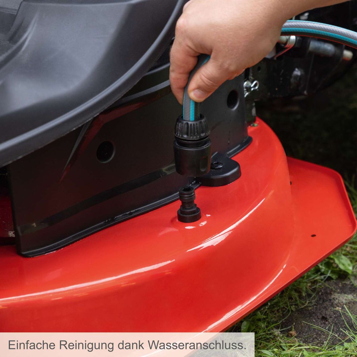 Einfache Reinigung dank Wasseranschluss. Der Scheppach Benzin-Aufsitzrasenmäher MR200-61 bietet praktische Wartung durch integrierten Wasseranschluss für schnelle und unkomplizierte Reinigung.