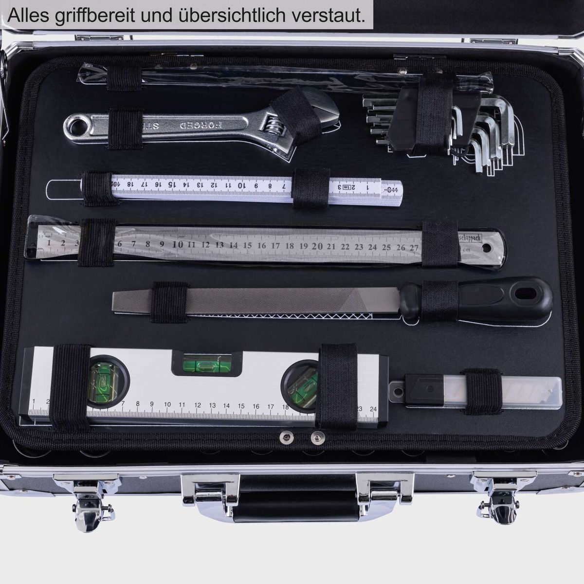 Werkzeugkoffer mit griffbereiten und übersichtlich verstauten Werkzeugen. Enthält Schraubenschlüssel, Hammer, Zange, Schraubenzieher und mehr. Ideal für die Werkstatt.