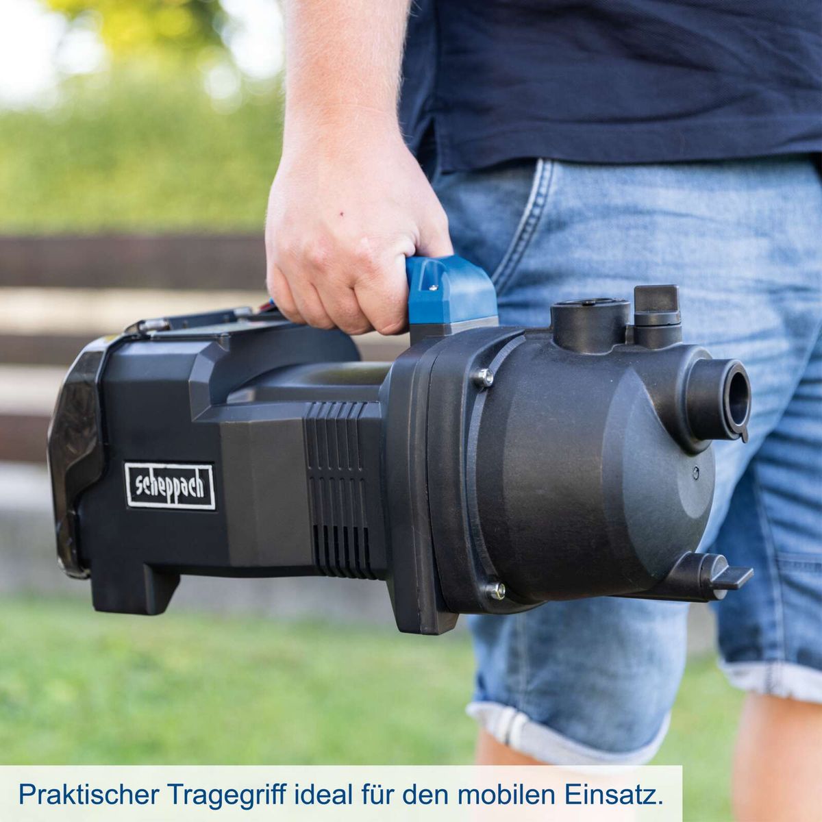 Ergonomischer Traggriff für mobile Anwendung der Scheppach-Gartenpumpe