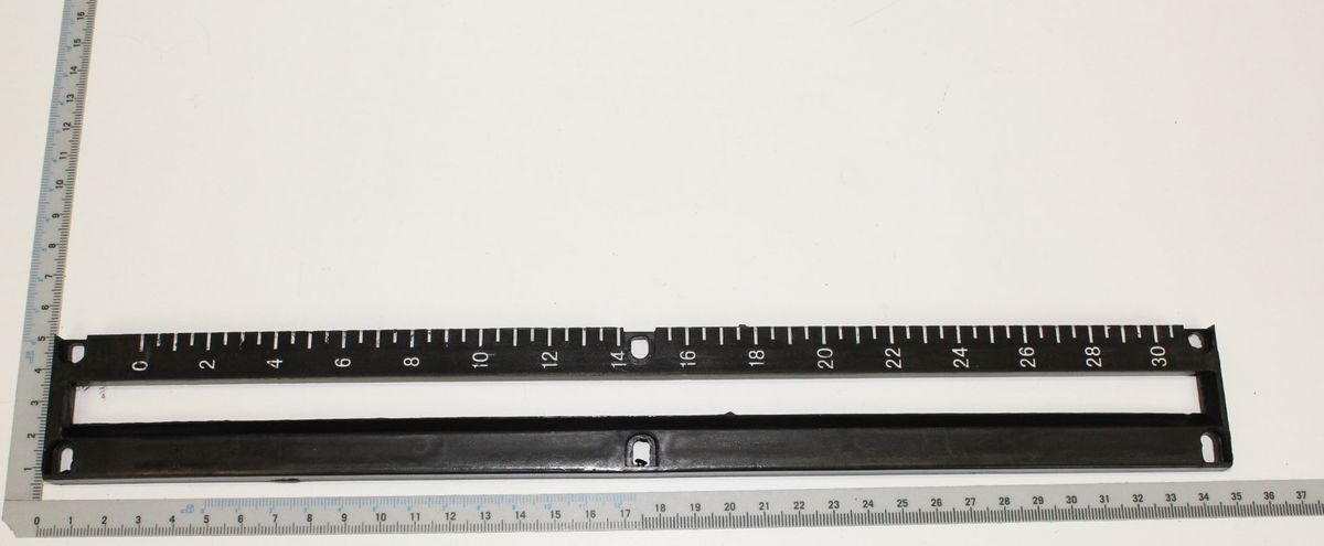 Scheppach-Tisch-Einlage mit Messstange und Skaleneinheit für präzise Maße