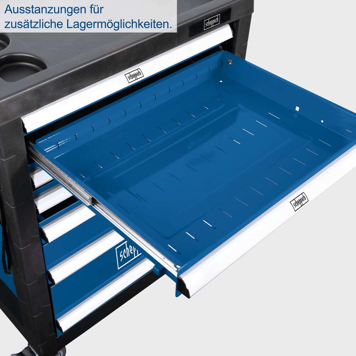 Der Werkstattwagen TW1000 von Scheppach bietet zusätzliche Lagermöglichkeiten mit 7 Schubladen, abschließbar, Räder mit Sperrfunktion und Soft-Grip Handgriffen.