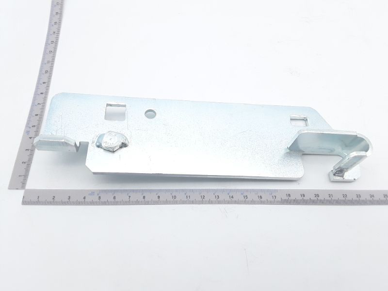 Einhängeplatte links geschw. von Scheppach, von der Seite fotografiert.