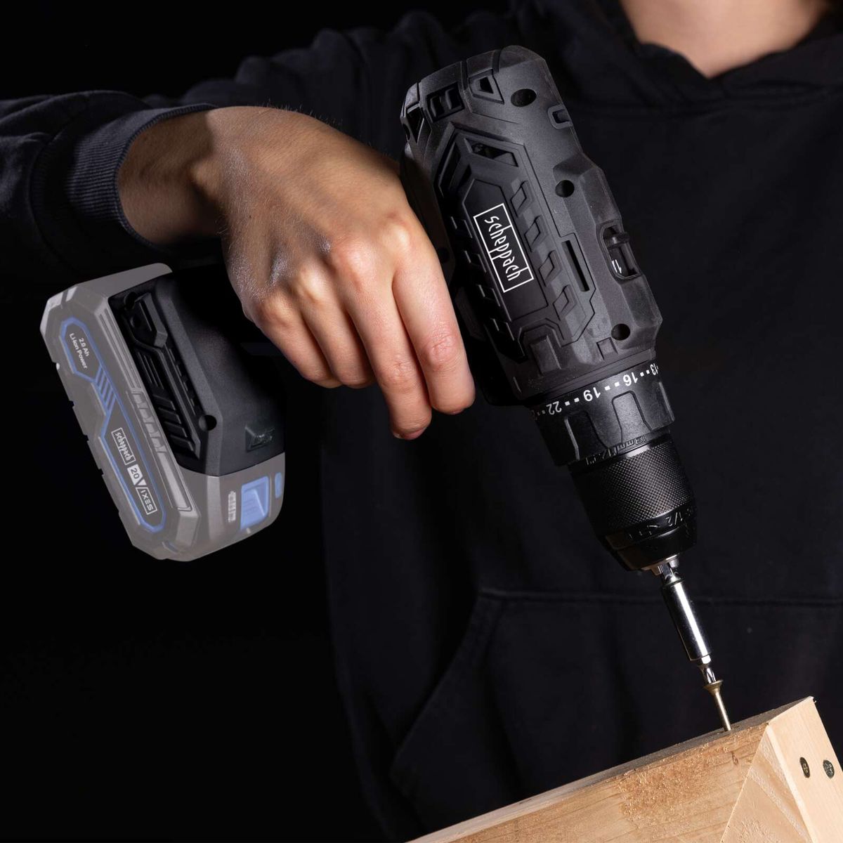 Scheppach Akku-Bohrschrauber mit Displayanzeige für verschiedene Drehzahlen