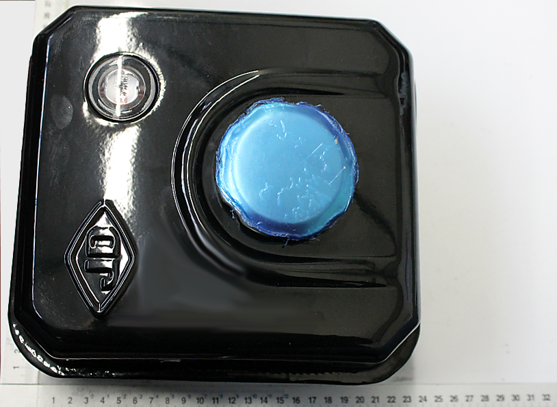 Scheppach-Tank mit Messskala, Ansicht von oben.