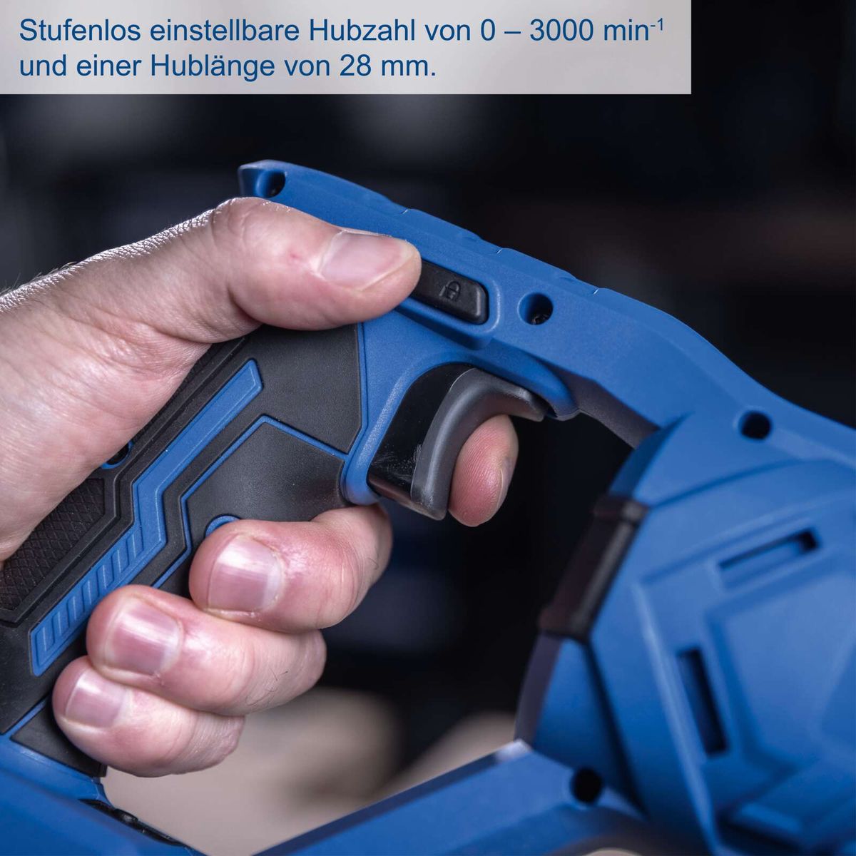 Akku-Säbelsäge mit variabler Hubgeschwindigkeit von 0 bis 3000 min⁻¹ und 28 mm Hublänge