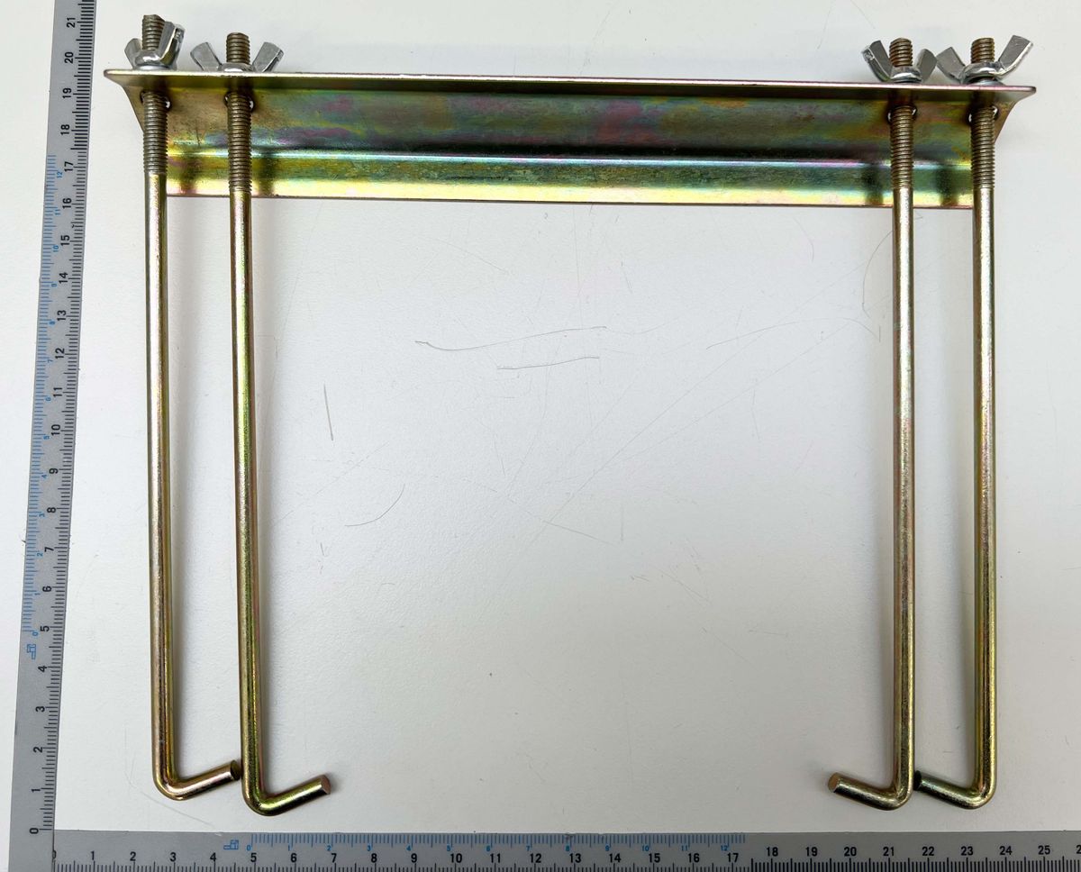 Batterie Halterung kpl. von Scheppach, Ansicht von vorne.