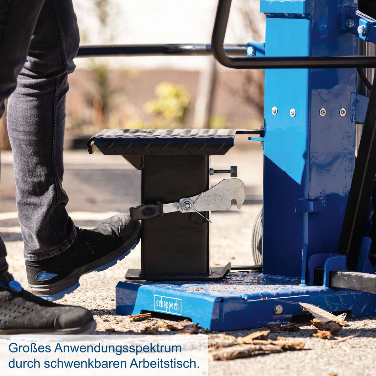 Holzspalter mit verstellbarem Arbeitsbett für vielseitige Anwendungen