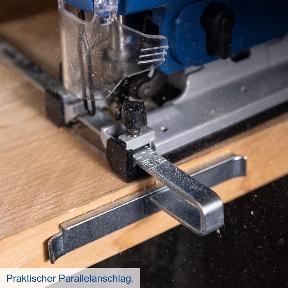 Praktischer Parallelanschlag für präzises Arbeiten beim Hobeln oder Schleifen von Holz