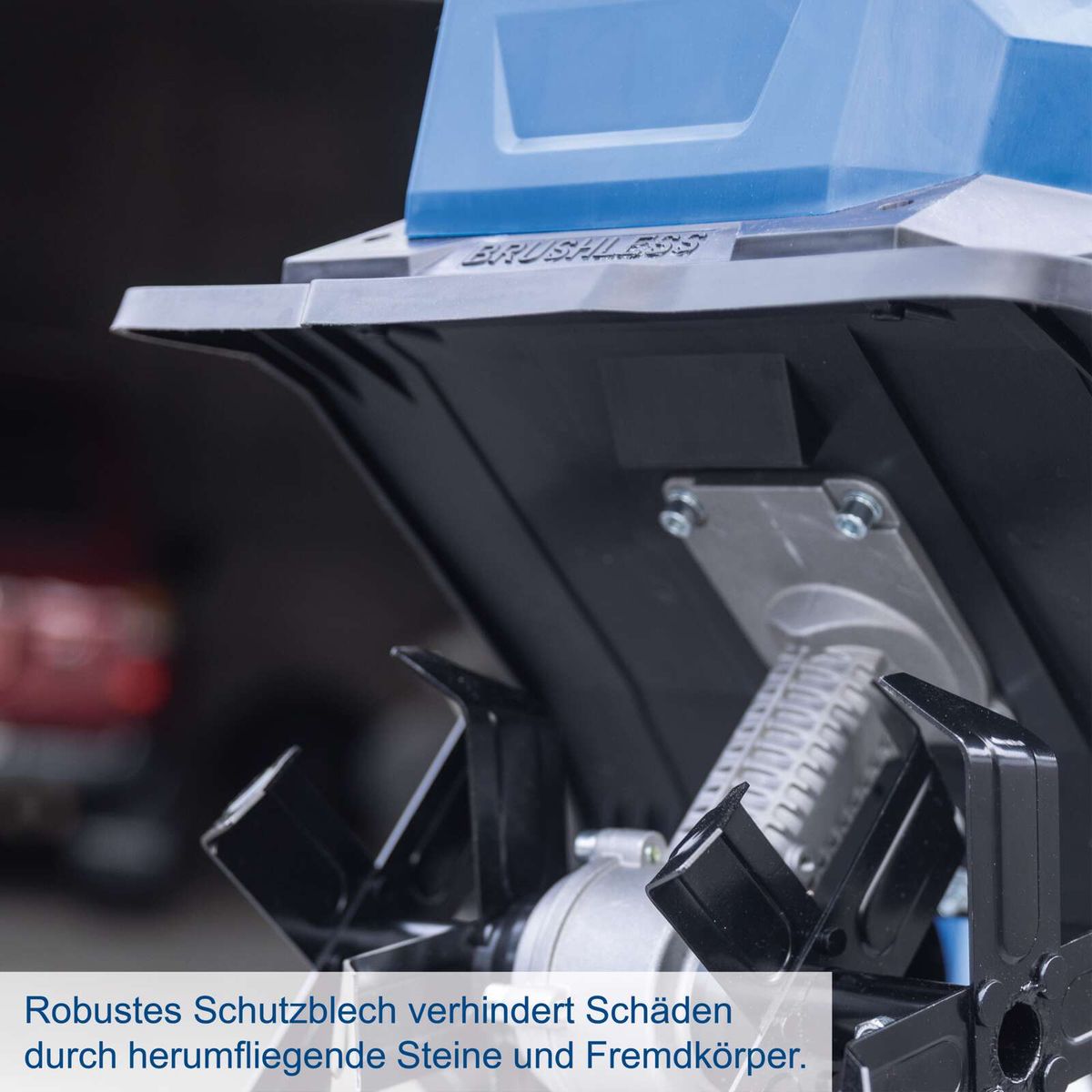 Robustes Schutzblech gegen herumfliegende Steine und Fremdkörper für die Akku-Bodenhacke BC-MT300-X