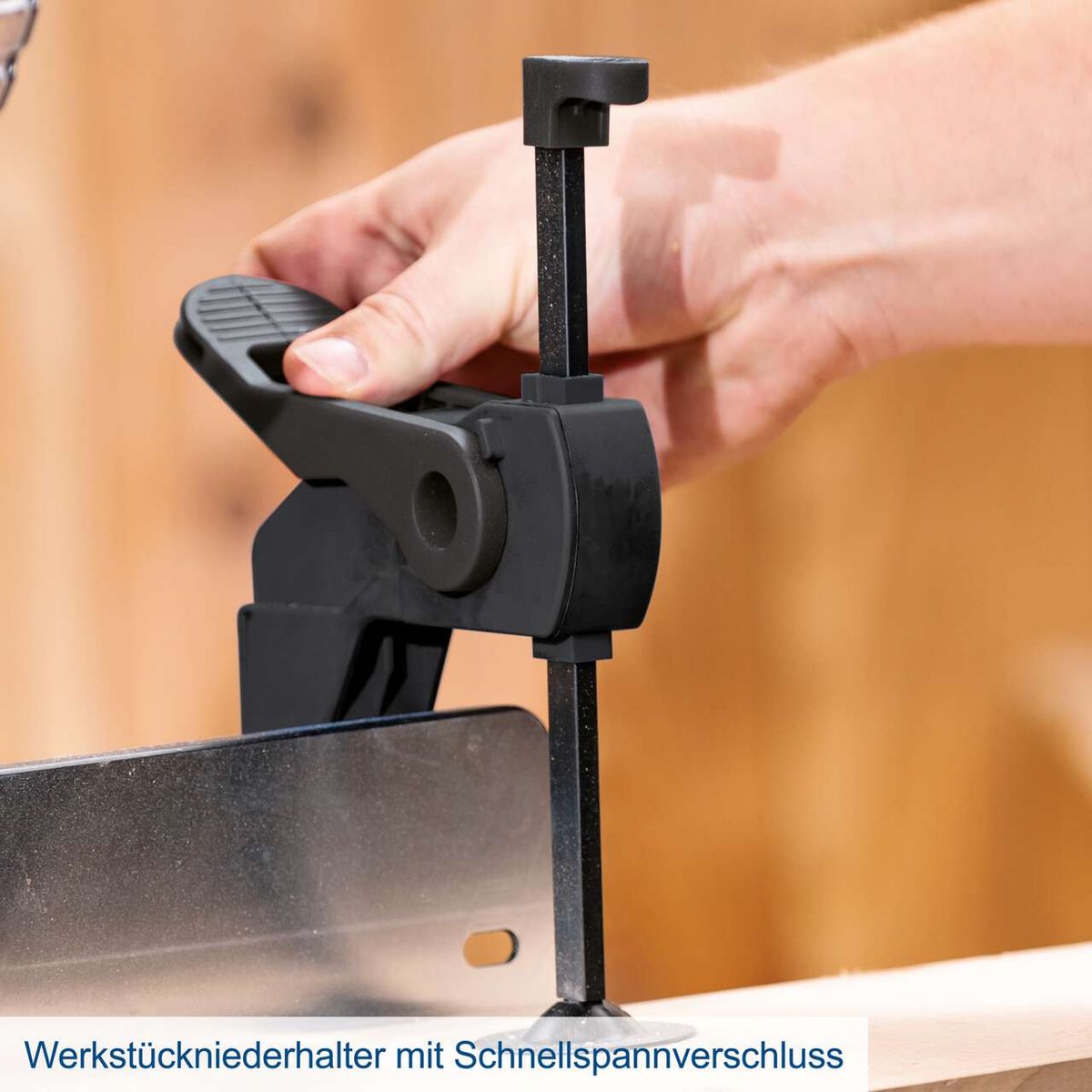 Werkstückniederhalter mit Schnellspannverschluss für präzise Fixierung des Werkstücks.