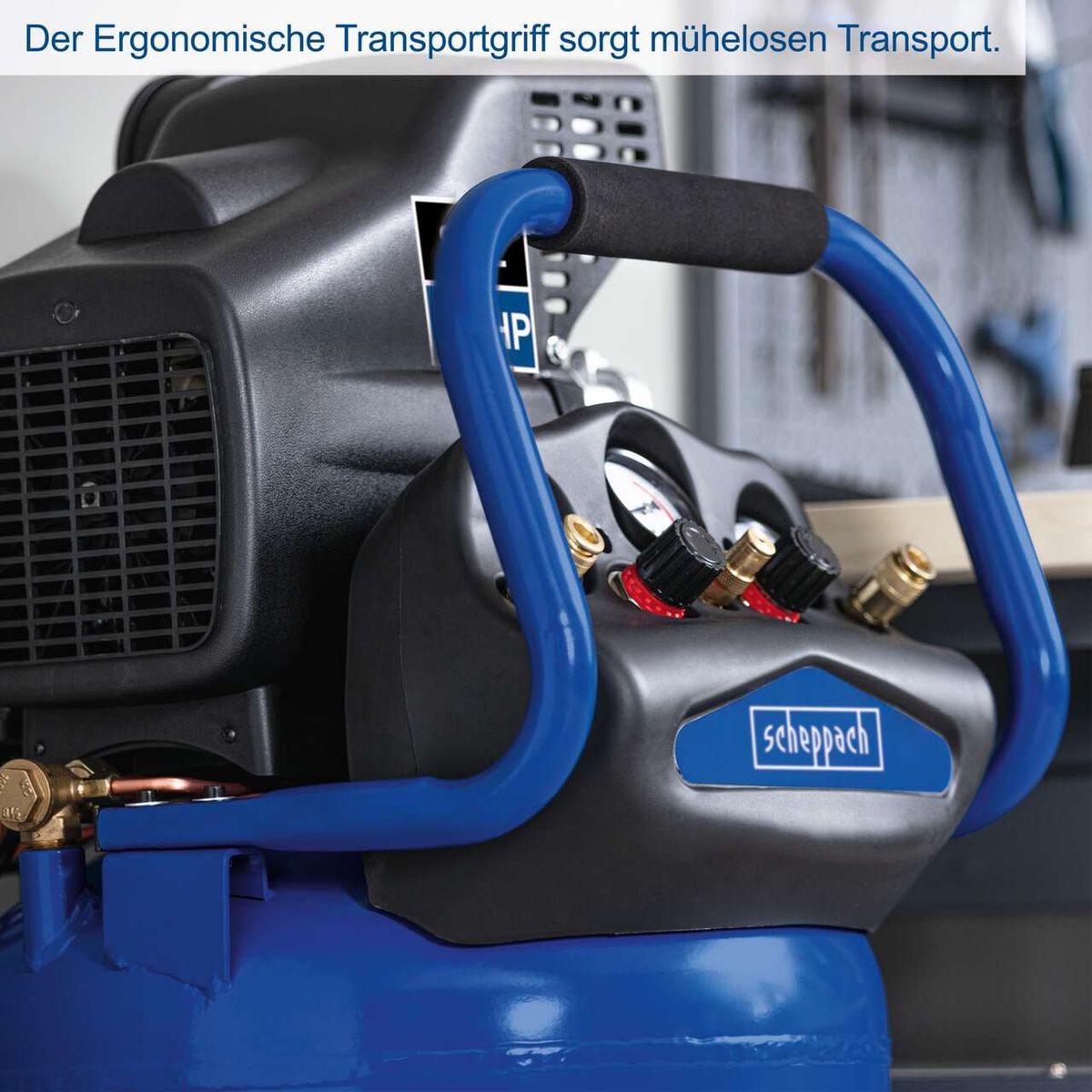 Der Scheppach Kompressor HC80V mit ergonomischem Transportgriff für mühelosen Transport. 80L Kessel, 10bar Druck, Ansaugleistung 310 l/min, 2 Kupplungen.