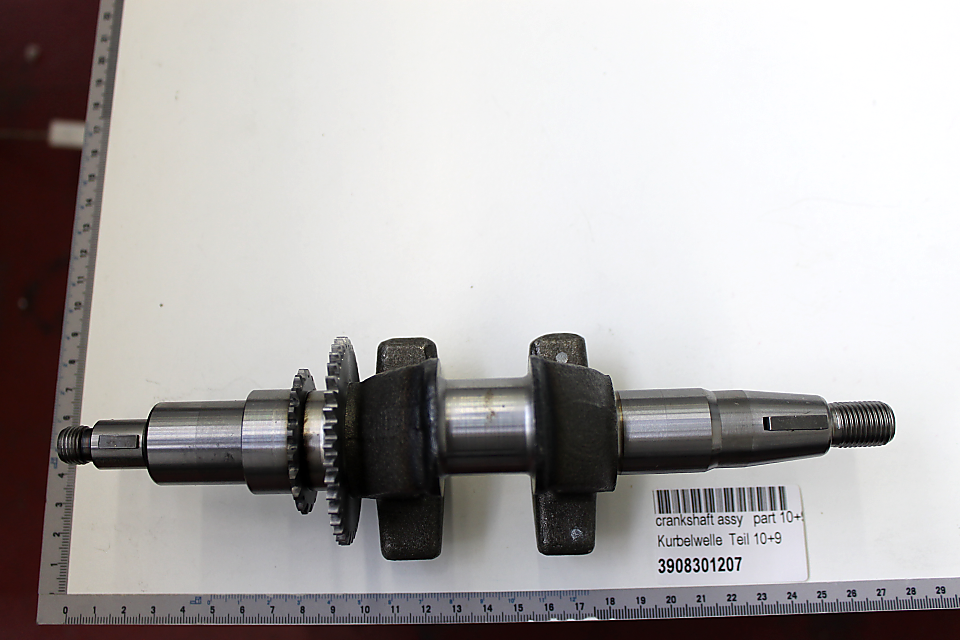 Kurbelwelle mit Zahnradgetriebe und Lagerung, Teil der Kurbelwellenanordnung (Kurbelwelle Teil 10+9)