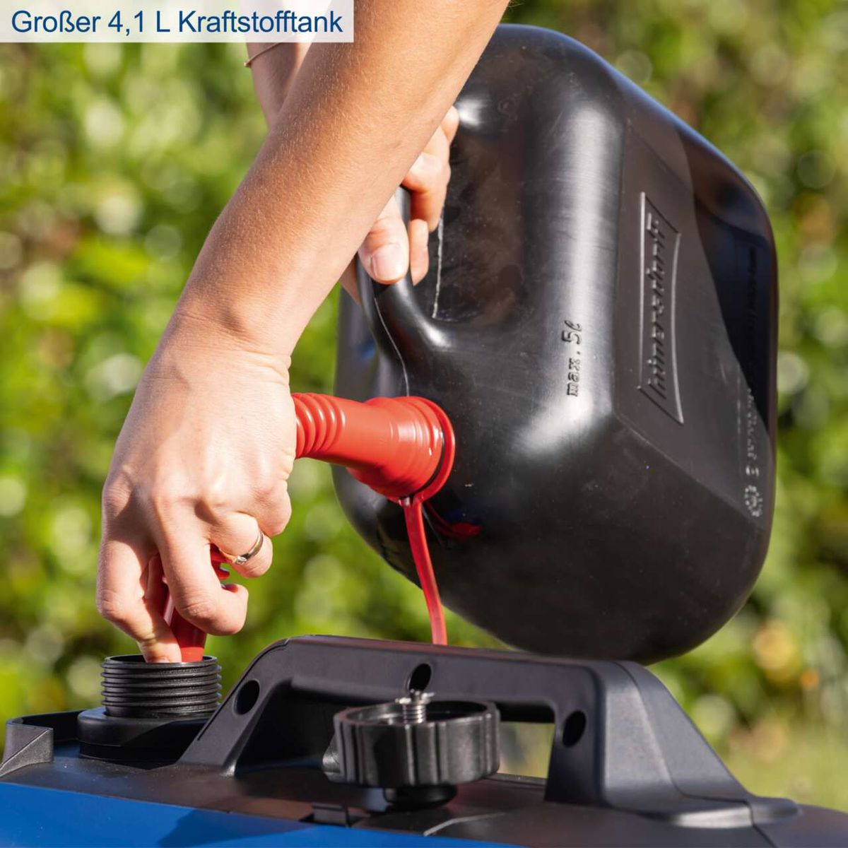 Der Inverter Stromerzeuger SG2500i von Scheppach verfügt über einen großen 4,1 Liter Kraftstofftank für längere Laufzeit.