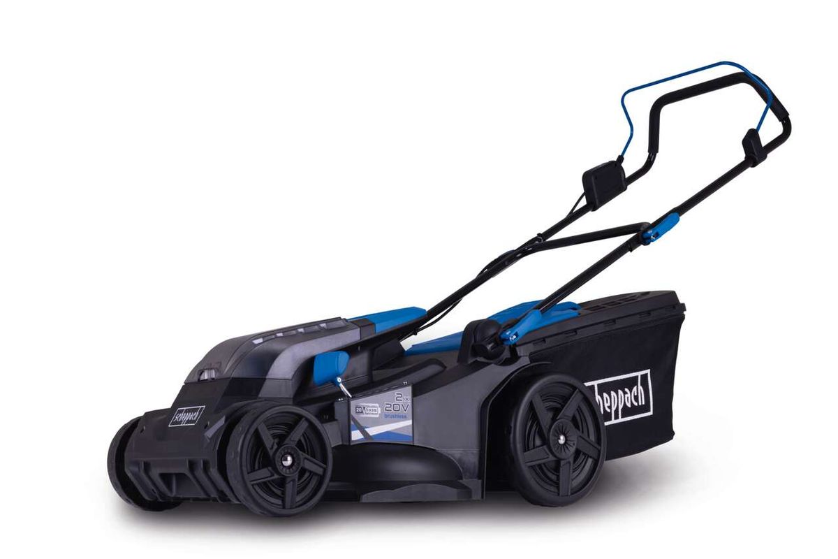 Akku-Rasenmäher BC-MP430-X Scheppach, Brushless, 43 cm Schnittbreite, 50L Korb, ohne Akku & Ladegerät. Gezeigt von der Seite.