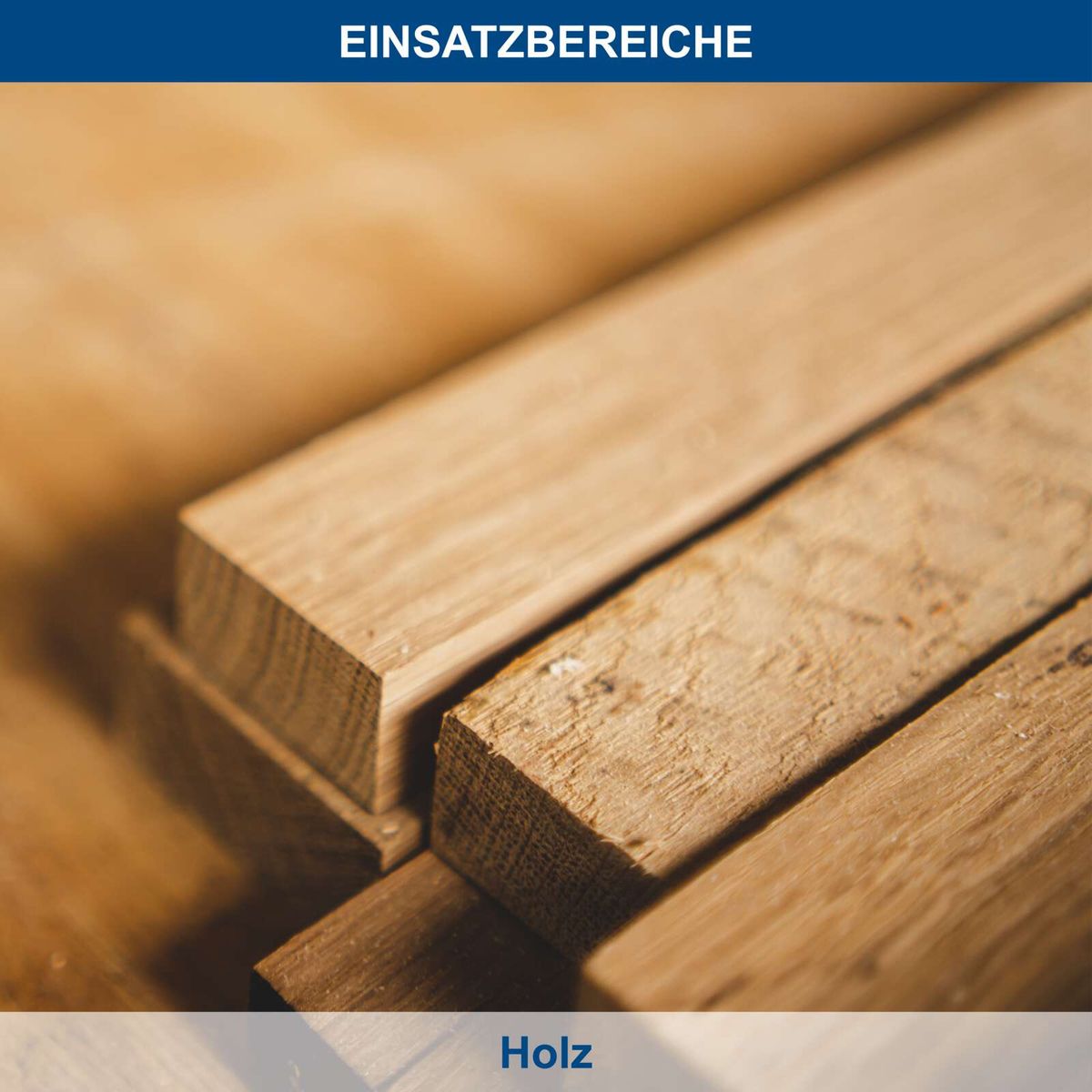 Holzstapel mit markierten Einsatzbereichen für Holzverarbeitung